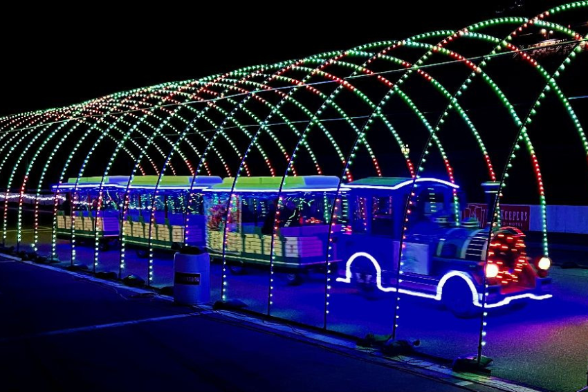 9 Holiday Light Displays to Visit in the Ann Arbor Area, Mapped